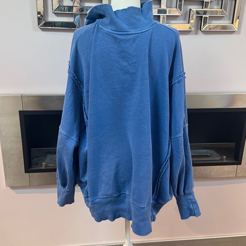 We The Free blue Camden Henley Sweatshirt size xs - Picture 2 of 5